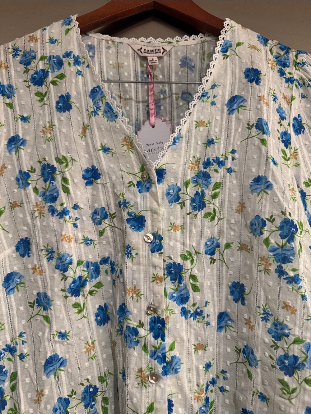 Nanette Lepore White Blouse with Blue Floral Print size L NWT - Picture 4 of 5